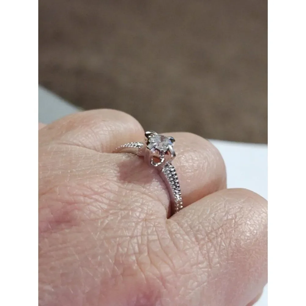 VTG Style Silver Tone Metal Sparkling Clear Glass Stone Sz 8 Solitaire Ring